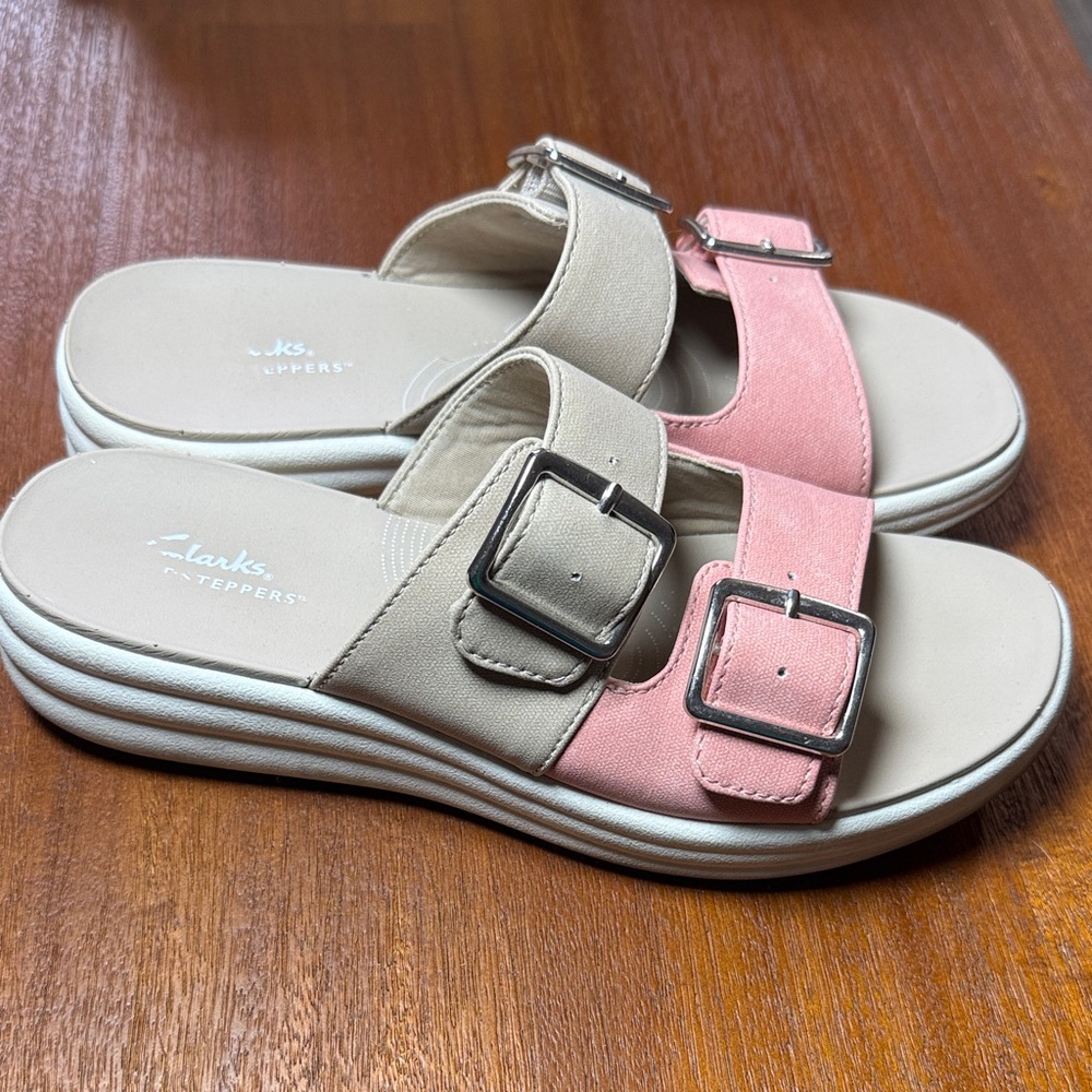 Clarks Women's Sandals in Pink and Beige - Picture 4 of 12